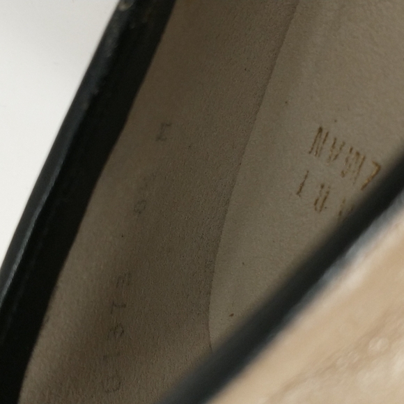 Leather Loafers Stuart Weitzman Flats Tan w/ Black Bow & Trim 8.5 Made in Spain - Picture 10 of 10